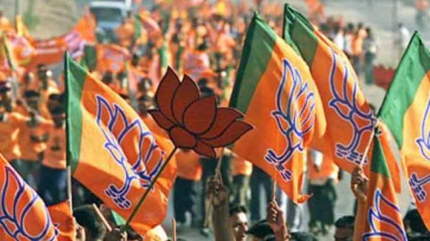 BJP pulls ahead in election in Gujarat after tight race BJP pulls ahead in election in Gujarat after tight race