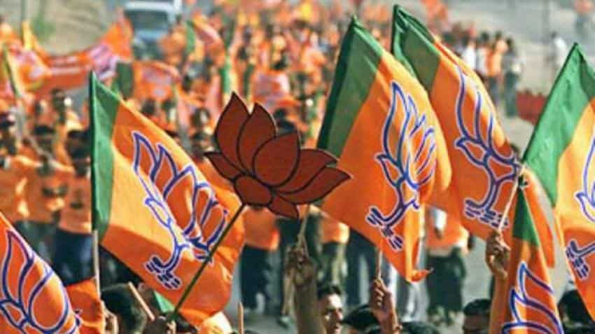 BJP pulls ahead in election in Gujarat after tight race