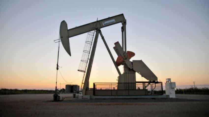 Oil gains on pipeline outage tempered by robust U.S. output Oil gains on pipeline outage tempered by robust U.S. output