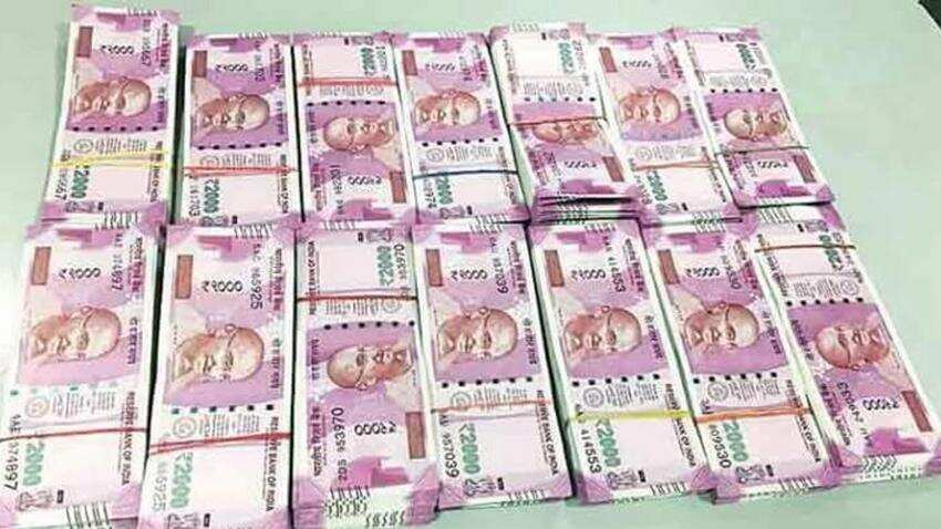 1600 returns filed for salary income over Rs 5 crore in FY16: CBDT