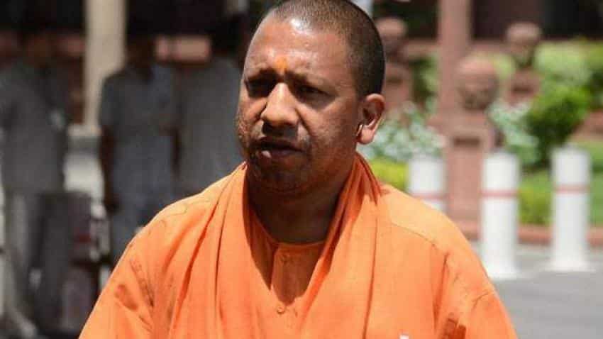 Farmers protest in UP, throw potatoes outside CM's residence Farmers protest in UP, throw potatoes outside CM's residence