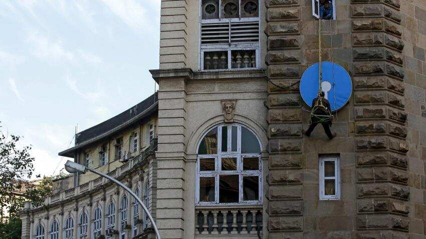 SBI to raise up to USD 2 billion via overseas bonds SBI to raise up to USD 2 billion via overseas bonds