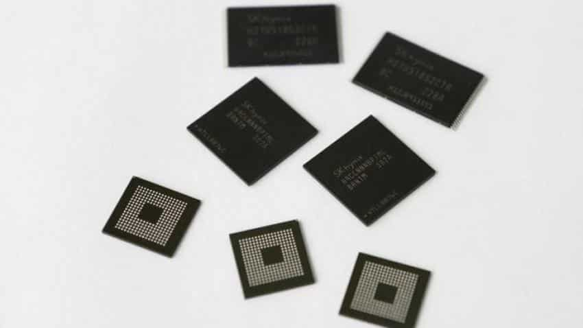 End of a chip boom? Memory chip price drop spooks investors