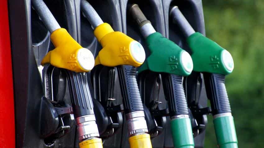 Rising crude hits petrol, diesel prices in India Rising crude hits petrol, diesel prices in India