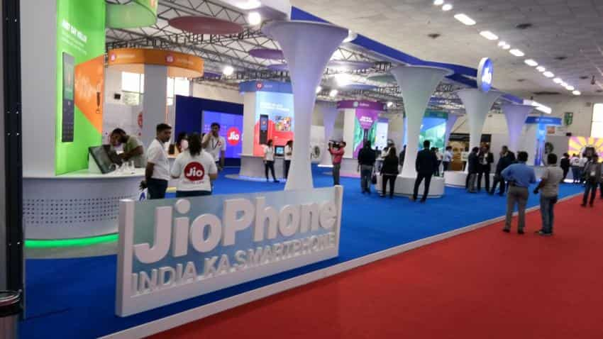 Reliance Jio hikes per day data limit by 500 MB on popular plans