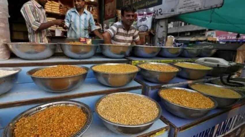 Gram, its dal edge up on scattered demand Gram, its dal edge up on scattered demand