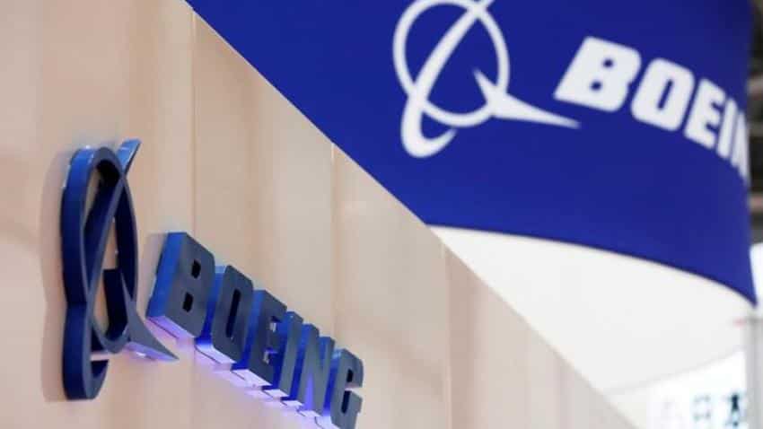 Boeing signs nearly $1 billion of services deals, eyes $50 billion target