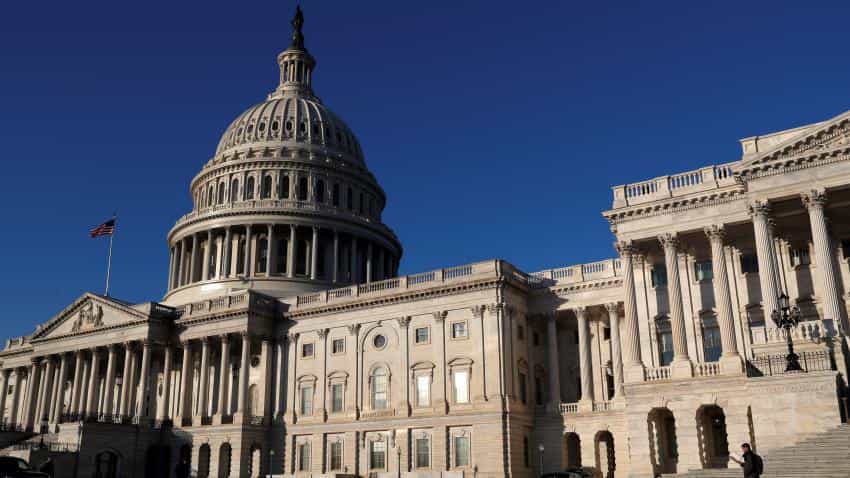 US federal shutdown at hand after fiscal hawk&#039;s dissent