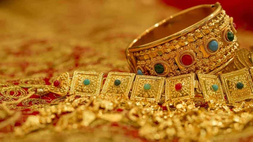 Gold at Rs 32,247 in India; global prices at one-week high