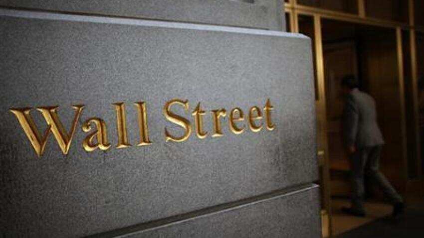 Tech stocks boost Wall St ahead of Fed minutes