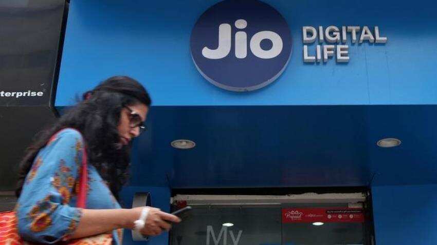 Reliance Jio wins 'Best Mobile Operator Service for Consumers' award Reliance Jio wins 'Best Mobile Operator Service for Consumers' award