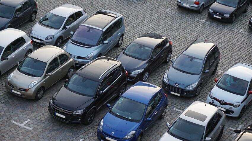 Best car loan interest rate: Here is what salaried individuals should do while purchasing a vehicle Best car loan interest rate: Here is what salaried individuals should do while purchasing a vehicle