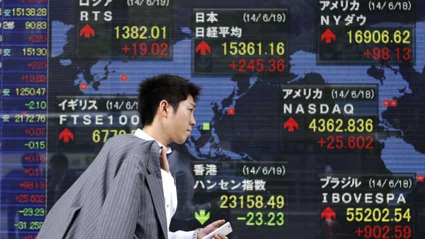 Asian markets near 2-1/2 week lows amid fears of global trade war