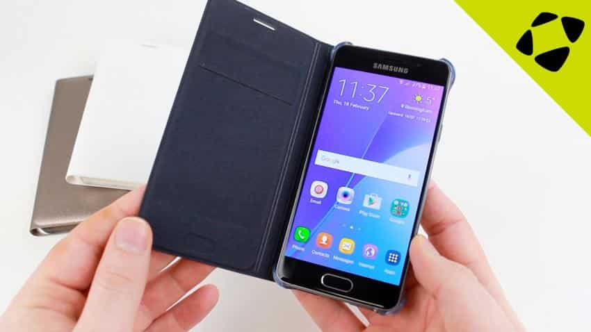 Samsung India launches 'Flip' at Rs 300,000 Samsung India launches 'Flip' at Rs 300,000