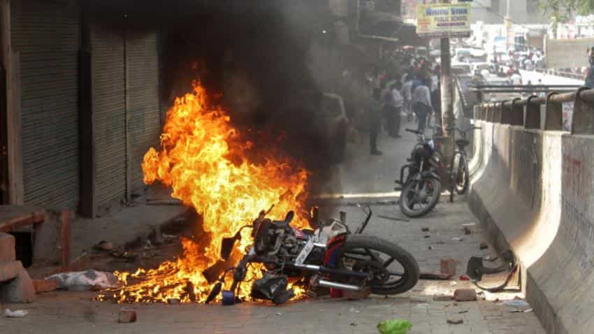 Bharat bandh: Protesters torch buses, pelt stones in Uttar Pradesh; CM Yogi Adityanath calls for peace Bharat bandh: Protesters torch buses, pelt stones in Uttar Pradesh; CM Yogi Adityanath calls for peace