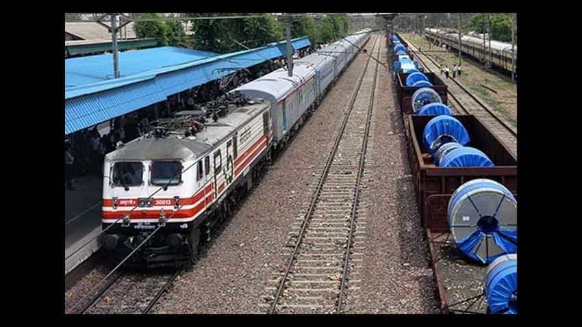 Indian Railways Harbour route till Goregaon starts 49 new services; 7000 passengers to benefit