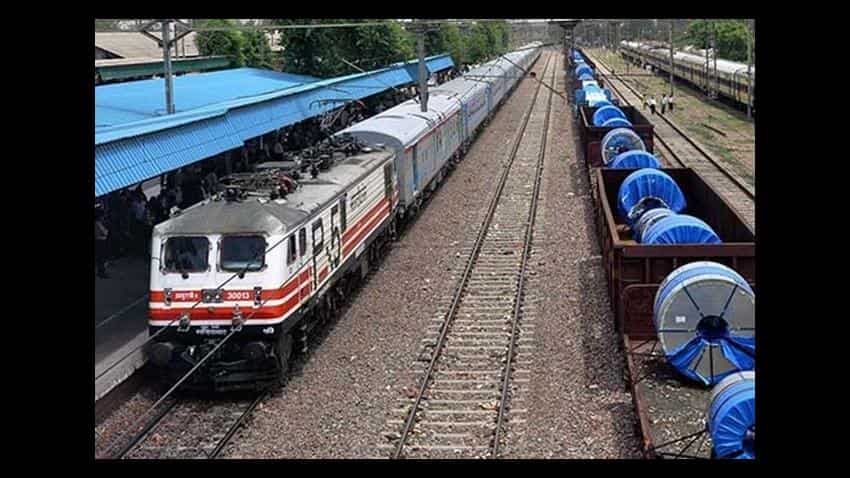 Indian Railways Harbour route till Goregaon starts 49 new services; 7000 passengers to benefit Indian Railways Harbour route till Goregaon starts 49 new services; 7000 passengers to benefit