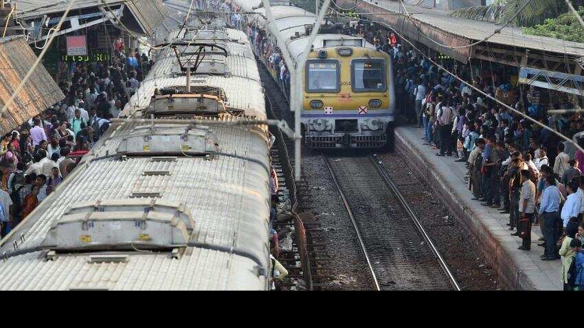 Good news from Railways for 12 lakh Mumbai passengers on Harbour line, trains set to speed up Good news from Railways for 12 lakh Mumbai passengers on Harbour line, trains set to speed up
