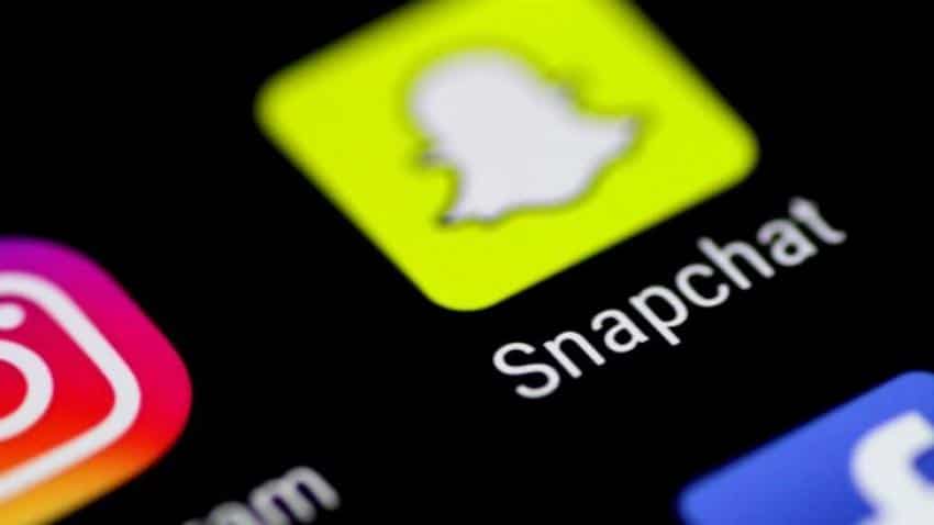 Snapchat brings back ''reverse chronological order'' Snapchat brings back ''reverse chronological order''