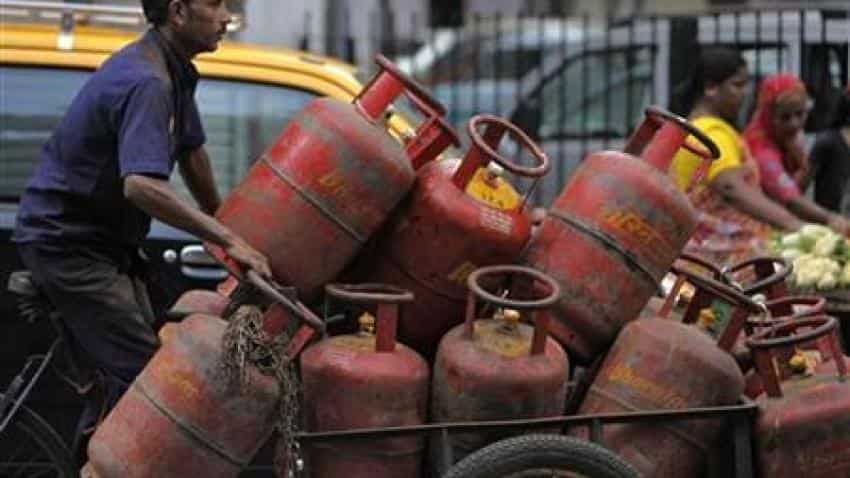 IOC to give LPG connections to 6.55 lakh poor families in NE IOC to give LPG connections to 6.55 lakh poor families in NE