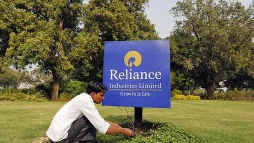 Reliance Industries share price at record high ahead of Q4 FY18 results; stock crosses Rs 1000 mark Reliance Industries share price at record high ahead of Q4 FY18 results; stock crosses Rs 1000 mark