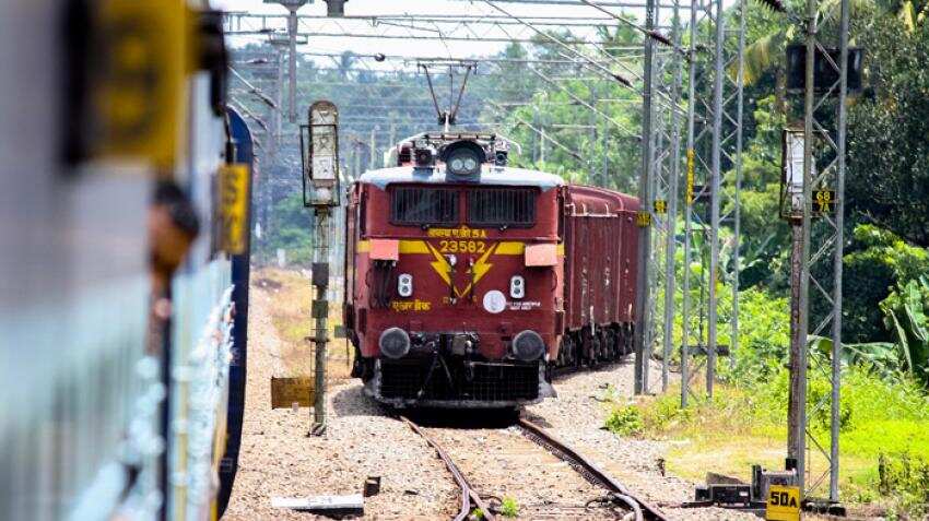 Watch! On Indian Railways, tea from toilet water! IRCTC vendor caught on camera, video goes viral