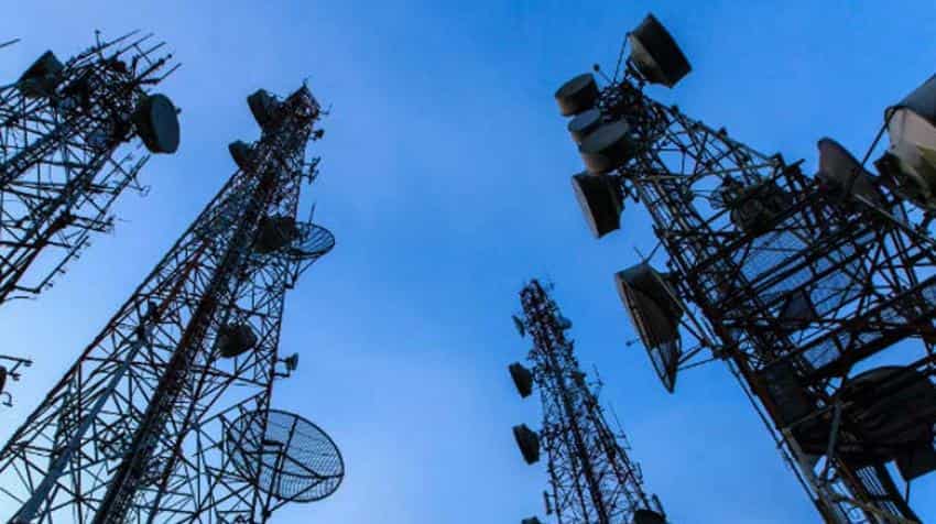 Telcos' revenue dips 8.6% to Rs 2.55 lakh cr; govt collections from licence fee, SUC too plunge Telcos' revenue dips 8.6% to Rs 2.55 lakh cr; govt collections from licence fee, SUC too plunge