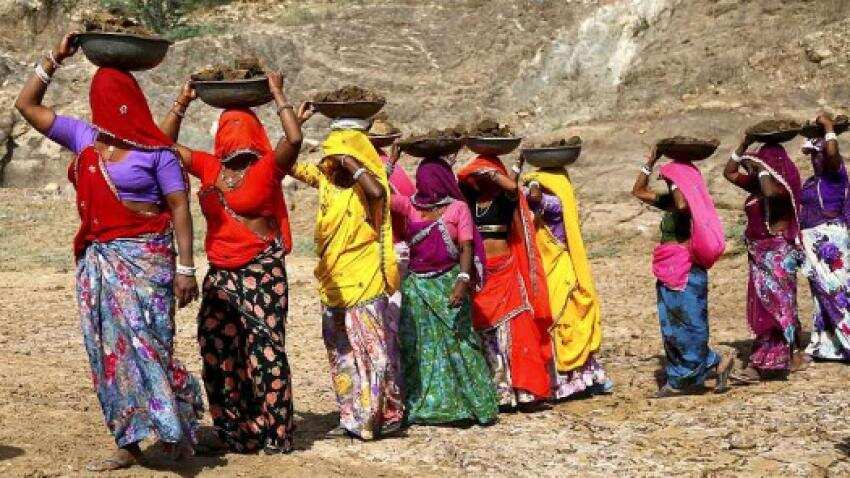 Delayed payments under MNREGA decline to 6-yr low: SBI report Delayed payments under MNREGA decline to 6-yr low: SBI report