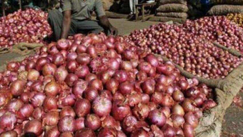Onion tear-jerker story: Wholesale prices crash to a 50 paise per kg low Onion tear-jerker story: Wholesale prices crash to a 50 paise per kg low