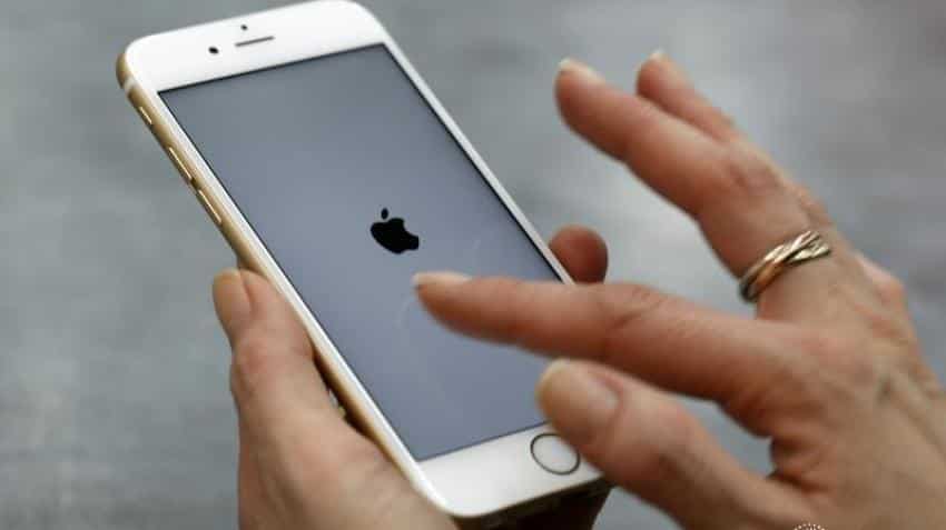 Apple, Qualcomm battle over possible ban on some US iPhone imports Apple, Qualcomm battle over possible ban on some US iPhone imports