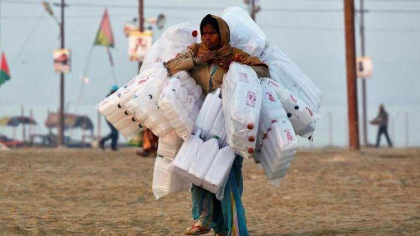 Plastic ban: Maharashtra does U-turn gives relief to retailers Plastic ban: Maharashtra does U-turn gives relief to retailers