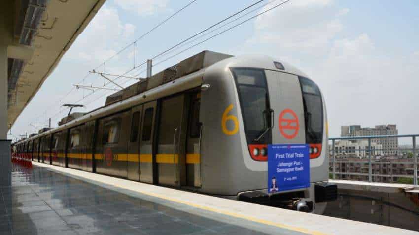 Peacock disrupts service on Delhi Metro's Yellow Line Peacock disrupts service on Delhi Metro's Yellow Line