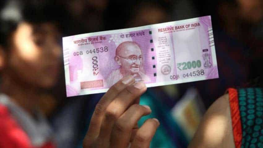 Rupee slides 16 paise to 68.96 against US dollar Rupee slides 16 paise to 68.96 against US dollar