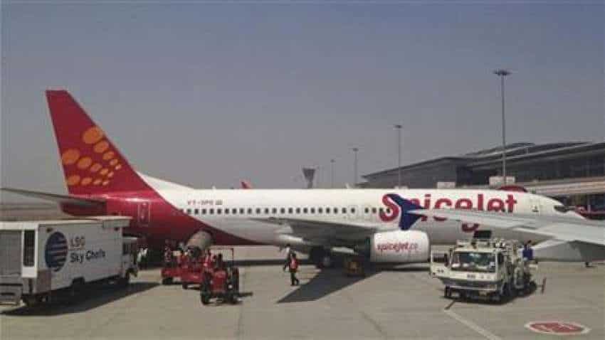 SpiceJet offers Rs 999 tickets: Budget airline gives big discounts, slashes airfares in monsoon scheme SpiceJet offers Rs 999 tickets: Budget airline gives big discounts, slashes airfares in monsoon scheme