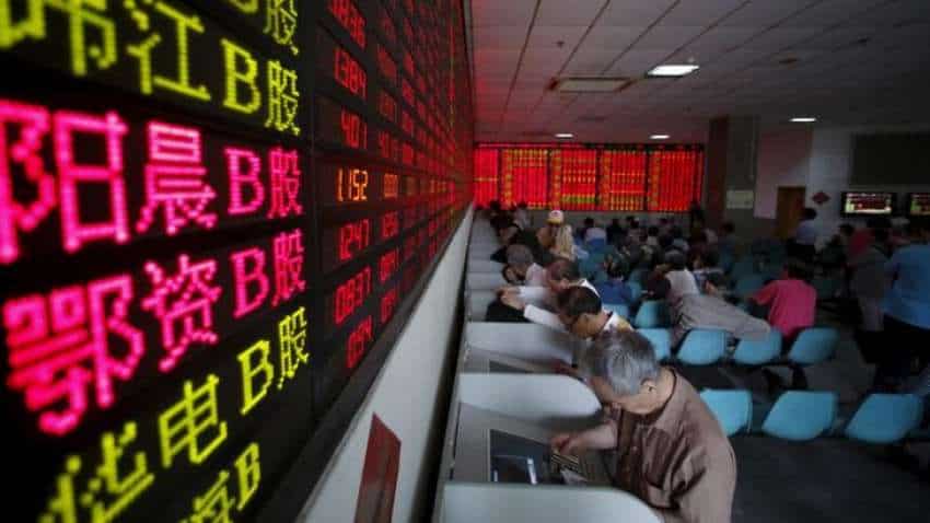 Chinese yuan down as US trade tariffs kick in, stocks recover
