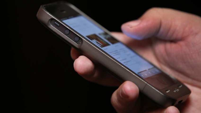 Is your smartphone password protected? Your secrets may well be out there Is your smartphone password protected? Your secrets may well be out there