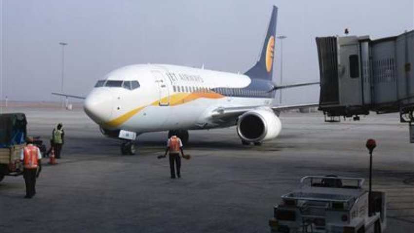 Jet Airways cancels flight, passengers protest at runway Jet Airways cancels flight, passengers protest at runway