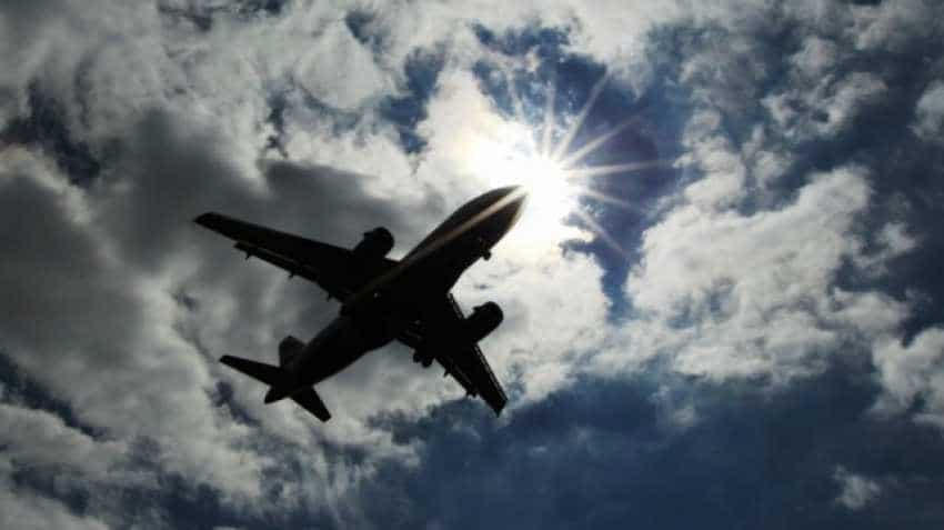 Coffee, tea or credit cards? United flight attendants set to make this new pitch Coffee, tea or credit cards? United flight attendants set to make this new pitch