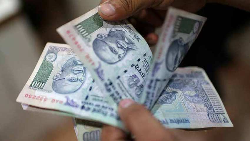 Indian rupee declines against US dollar in early trade
