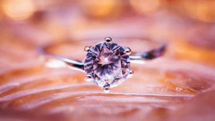 Jeweller fined for selling luckless sparkler Jeweller fined for selling luckless sparkler