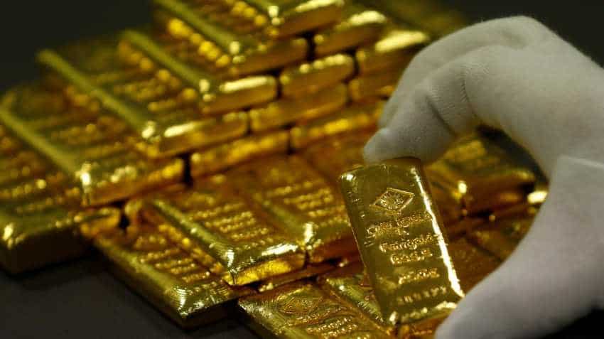 Gold heads for fourth month of losses, worst streak since 2013