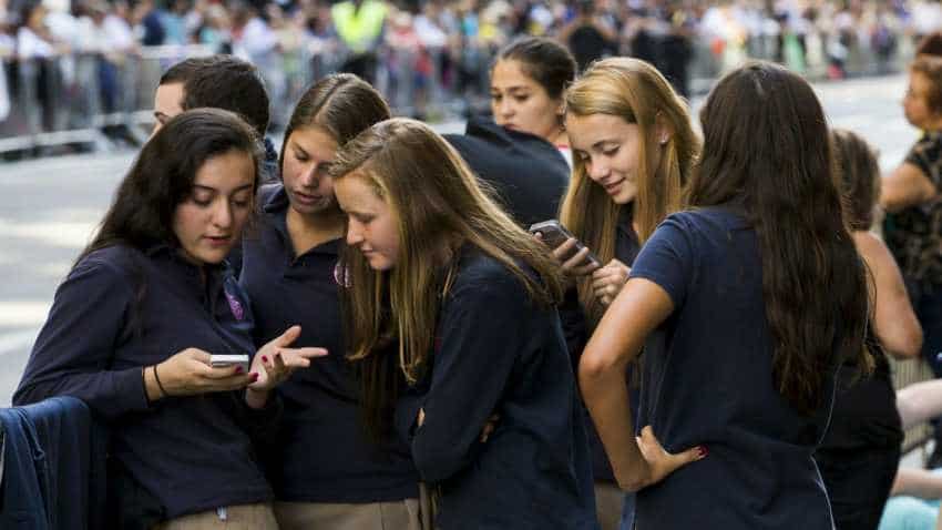 France bans smartphone use in schools
