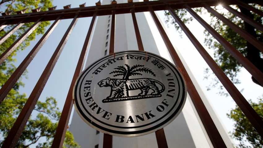 RBI gives this big Rs 50,000 crore 'gift' to Modi govt RBI gives this big Rs 50,000 crore 'gift' to Modi govt