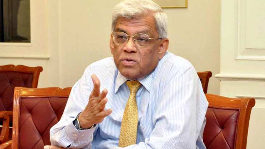 Deepak Parekh on HDFC Bank deputy MD Paresh Sukthankar, once Aditya Puri&#039;s likely successor