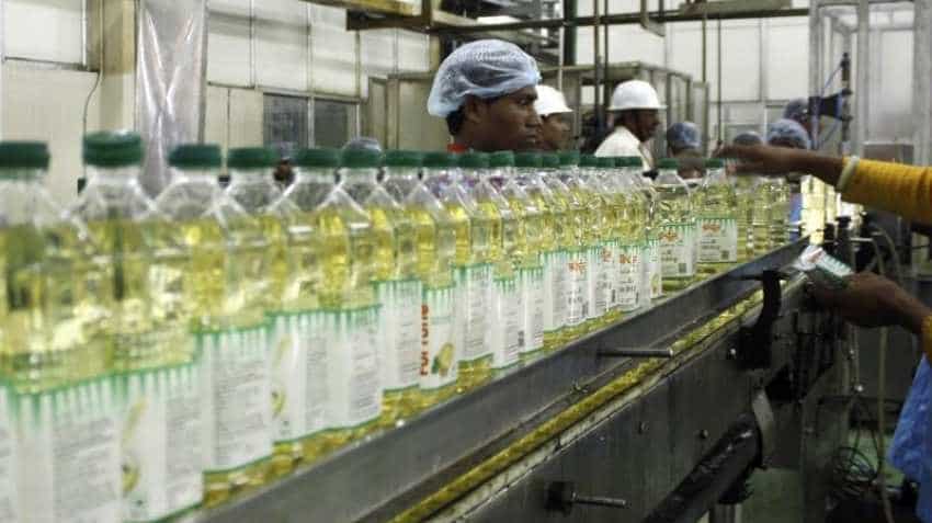 Edible oils extend weakness on low demand, adequate stocks