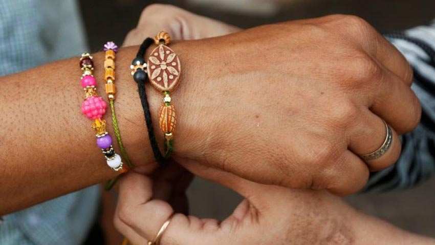 Raksha Bandhan 2018: Turn this Rakhi into a &#039;Golden&#039; one for  your sister