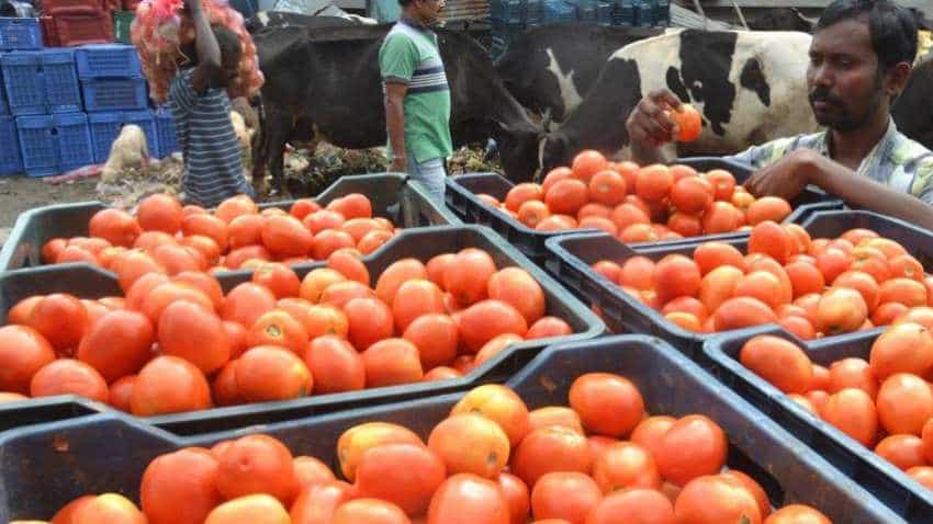 India's retail inflation eases at 3.69% in August 2018; lower food price gives relief India's retail inflation eases at 3.69% in August 2018; lower food price gives relief
