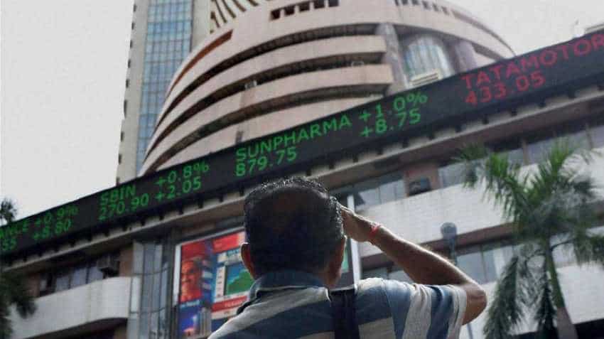 Indian rupee all set to hit shocking 73 mark against dollar Indian rupee all set to hit shocking 73 mark against dollar