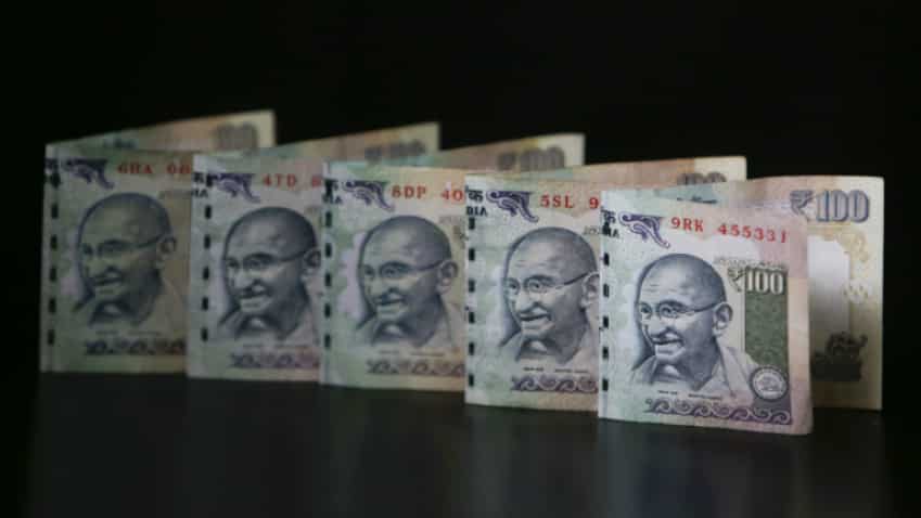 Indian rupee recovers 8 paise against US dollar to 72.61 Indian rupee recovers 8 paise against US dollar to 72.61