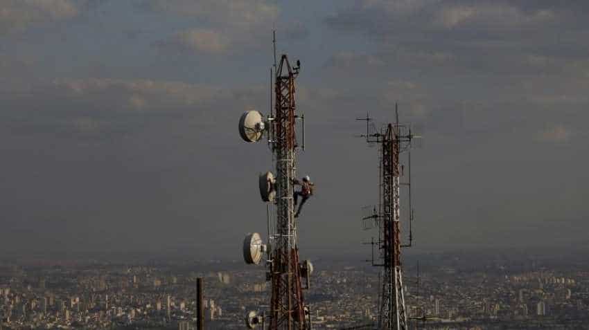 Aadhaar, SIM linking: Getting one will be frustrating now; Airtel, Reliance Jio, Idea face this problem Aadhaar, SIM linking: Getting one will be frustrating now; Airtel, Reliance Jio, Idea face this problem